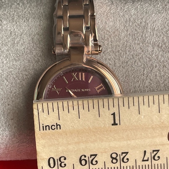 MICHAEL KORS WATCH,Michael Kors Gold Watch. - Picture 6 of 10